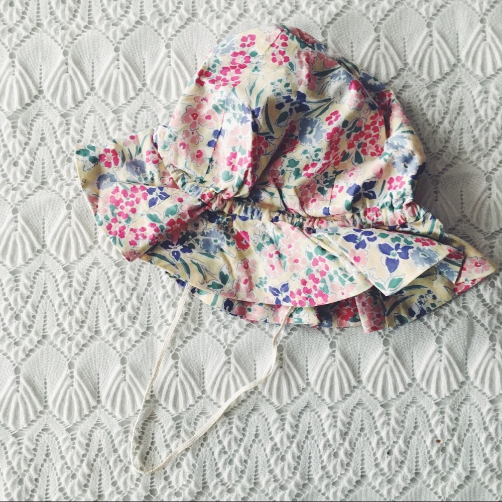 Vintage Laura Ashley floral baby girl sun hat💗